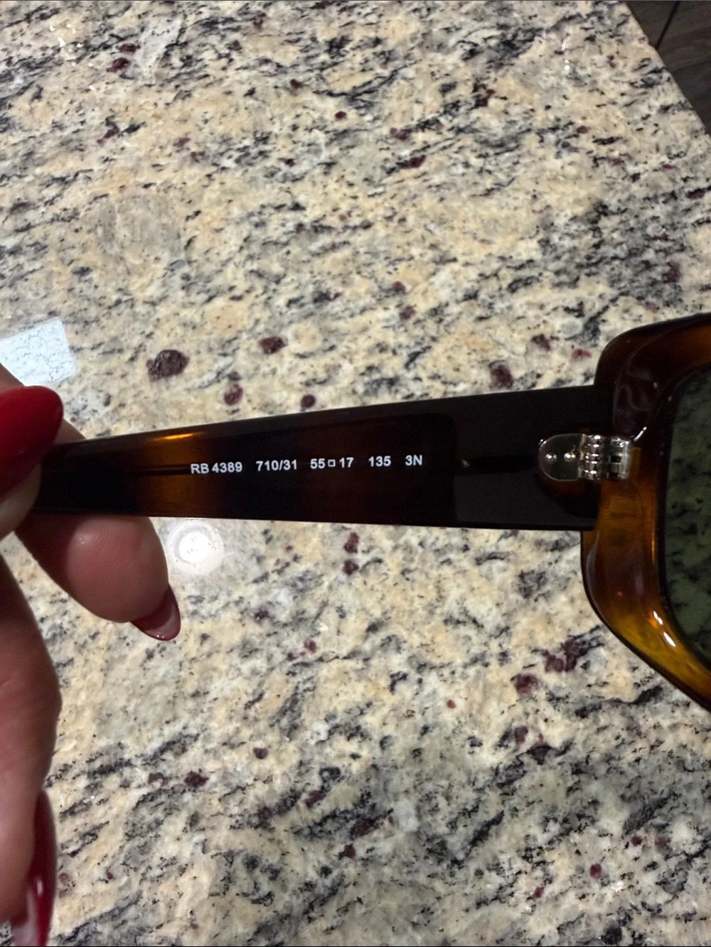 Ray-Ban RB4389